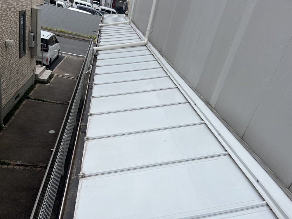 下屋根の施工後